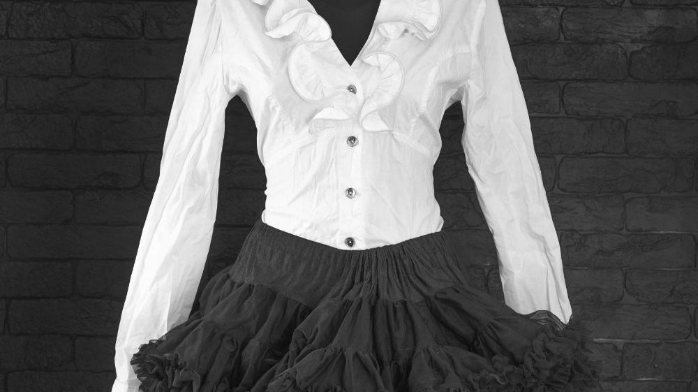 4 Ways To Flawlessly Style a Ruffle Skirt