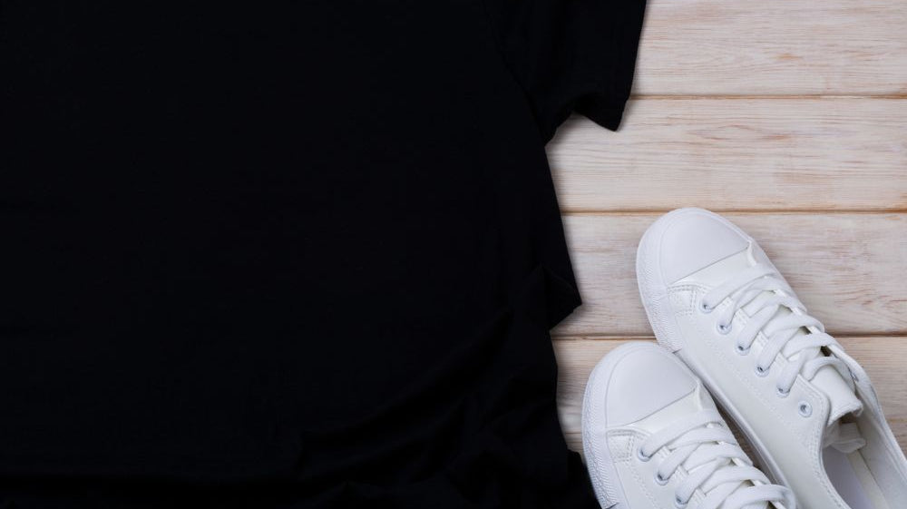 5 Unique Ways To Style Trendy Graphic Tees