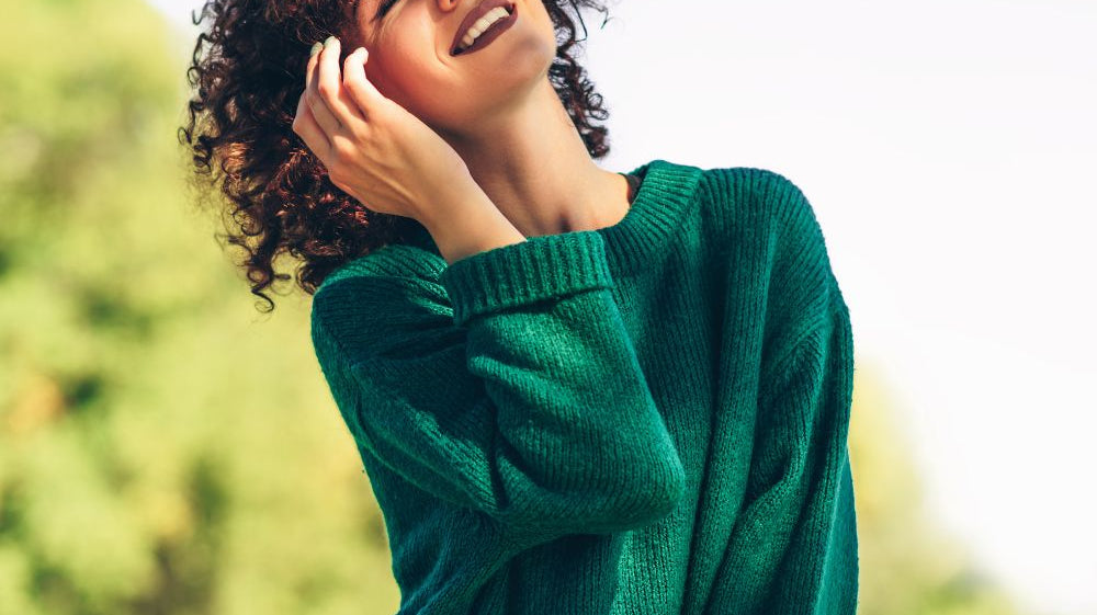 4 Reasons To Wear Sweaters During the Summer