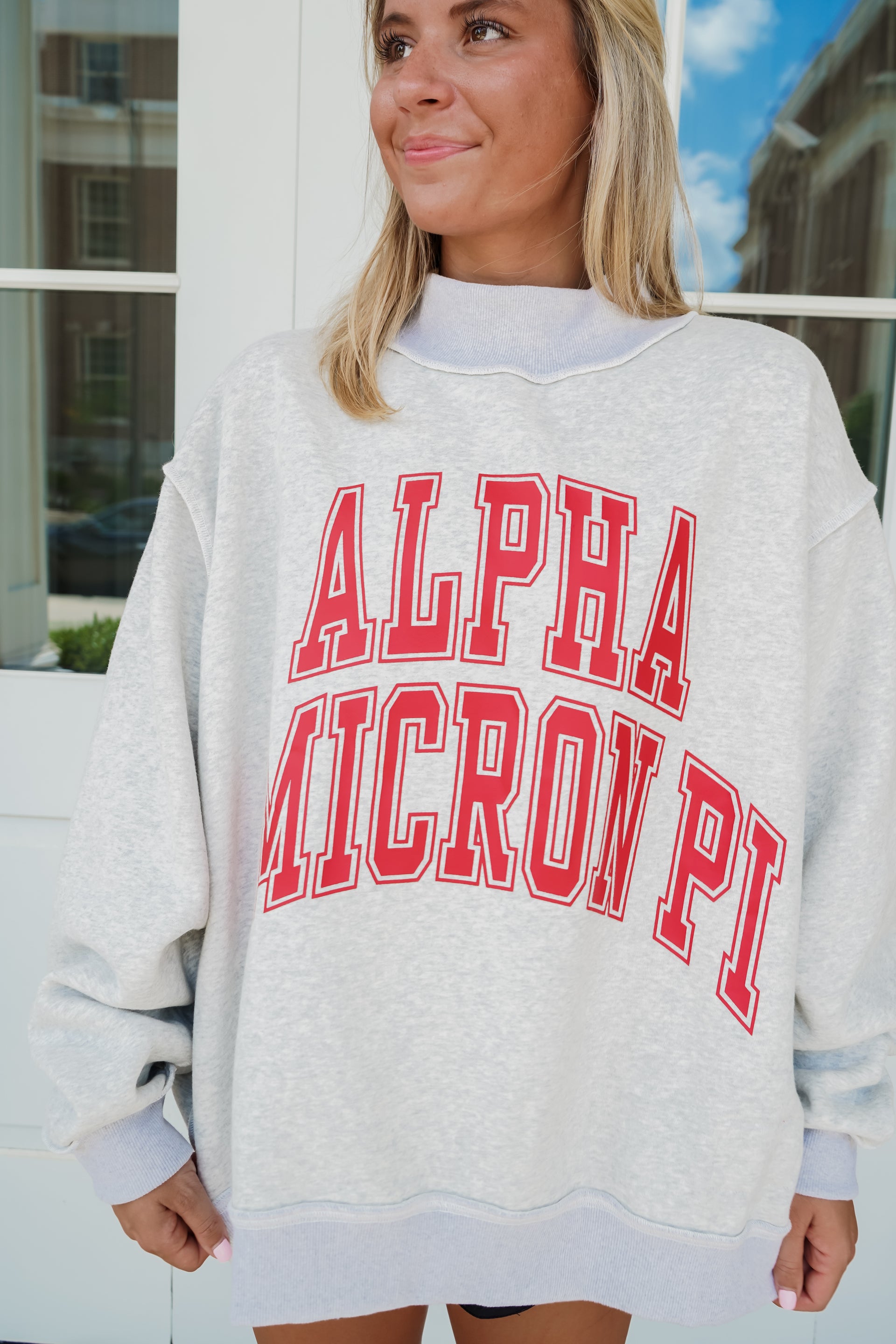 Sorority Reversible Label Sweatshirt - Alpha Omicron Pi – South Boutique Sorority Shop Alpha Omicron Pi メイクアップバッグ - ソロリティ文字付きパファースタイル、ジッパー開