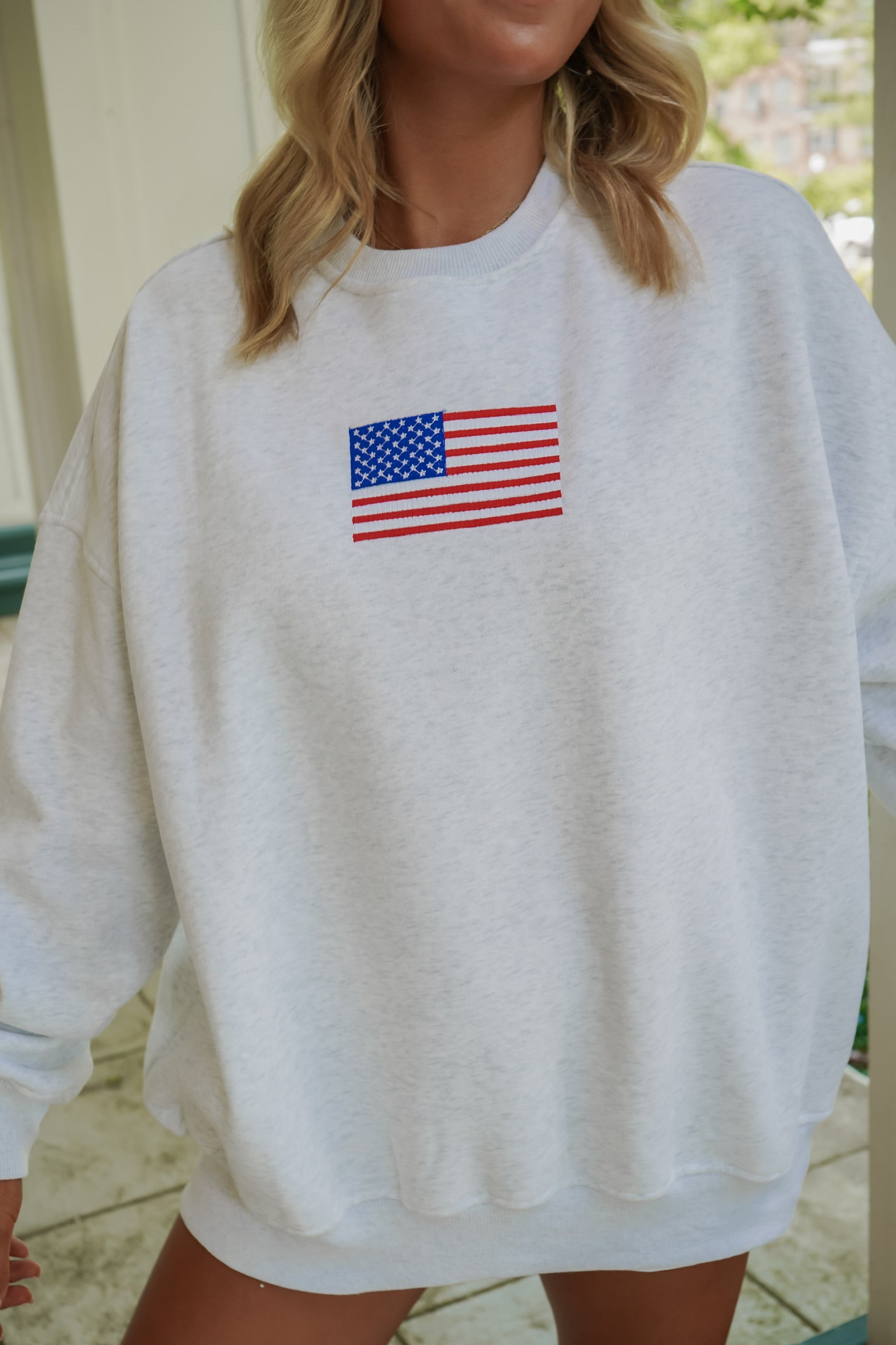 ★ ★ Flag embroidered sweatshirt American Flag Embroidered Sweatshirt – South Boutique